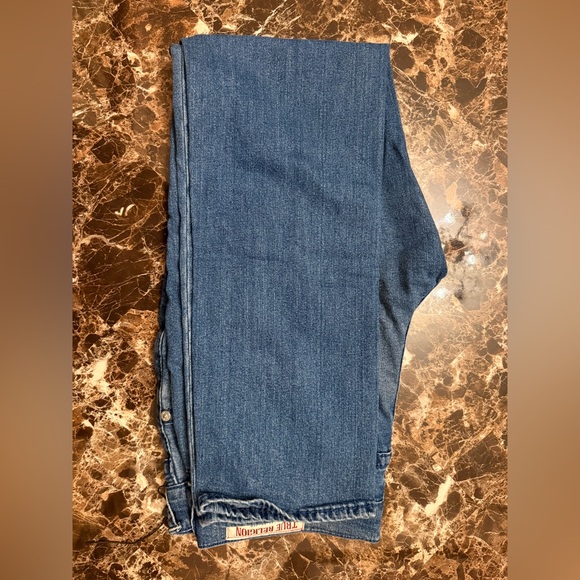 True Religion Men's Jeans size-32 (brand new) - Picture 5 of 5